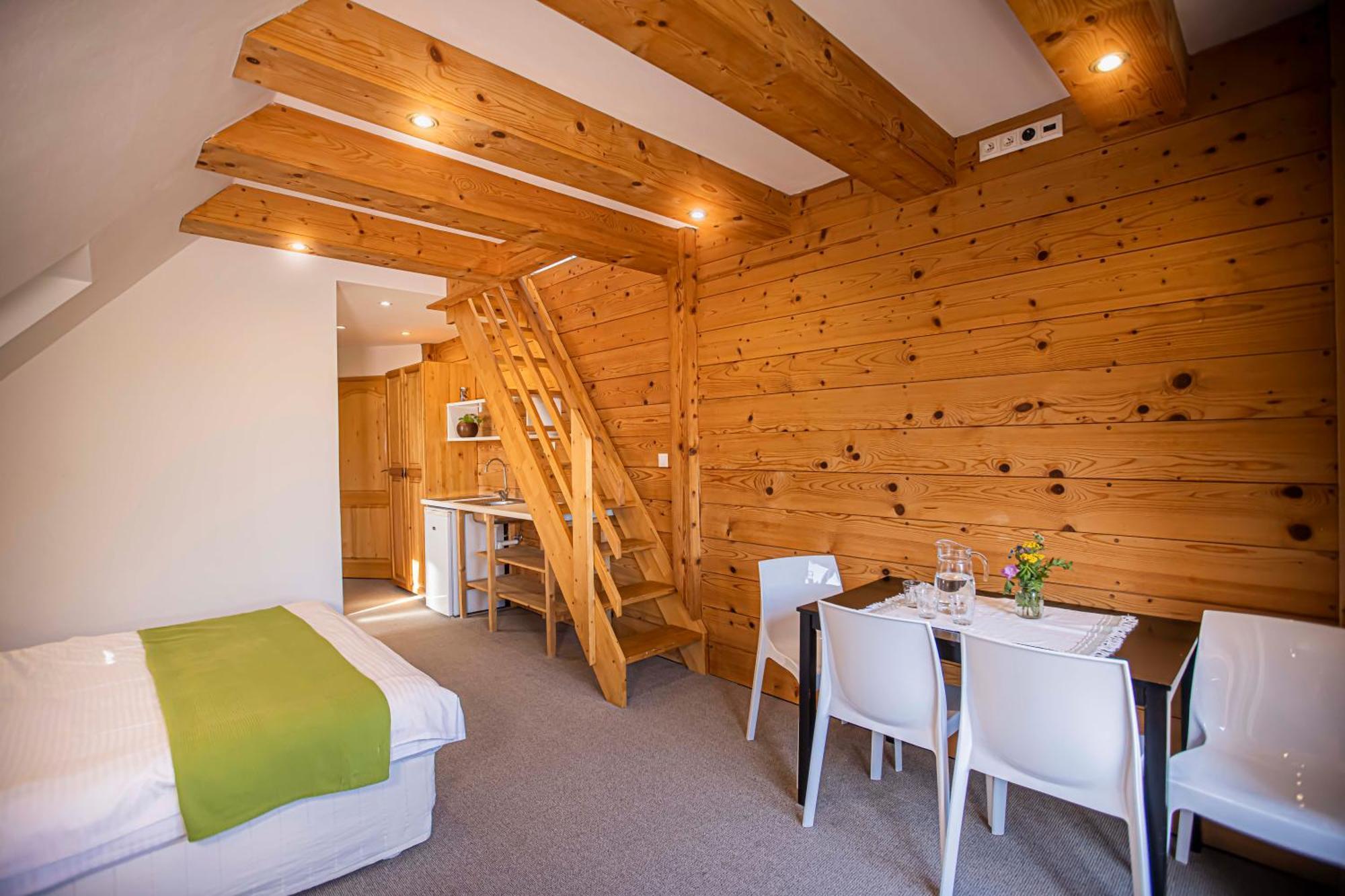 Holiday Home Holiday Raj Bešeňová Esterno foto